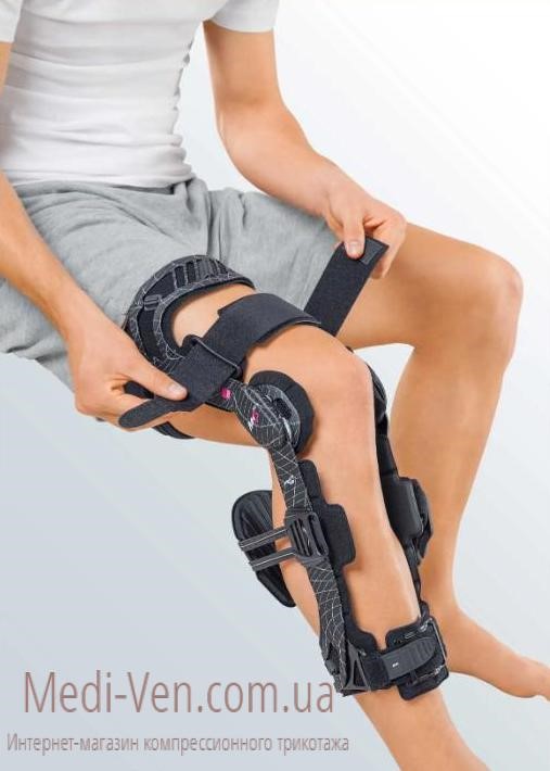 Ортез для коленного сустава жесткий M.4s PCL dynamic с шарнирами physioglide, защитной вставкой PCL и 4-точечной системой крепления - Германия